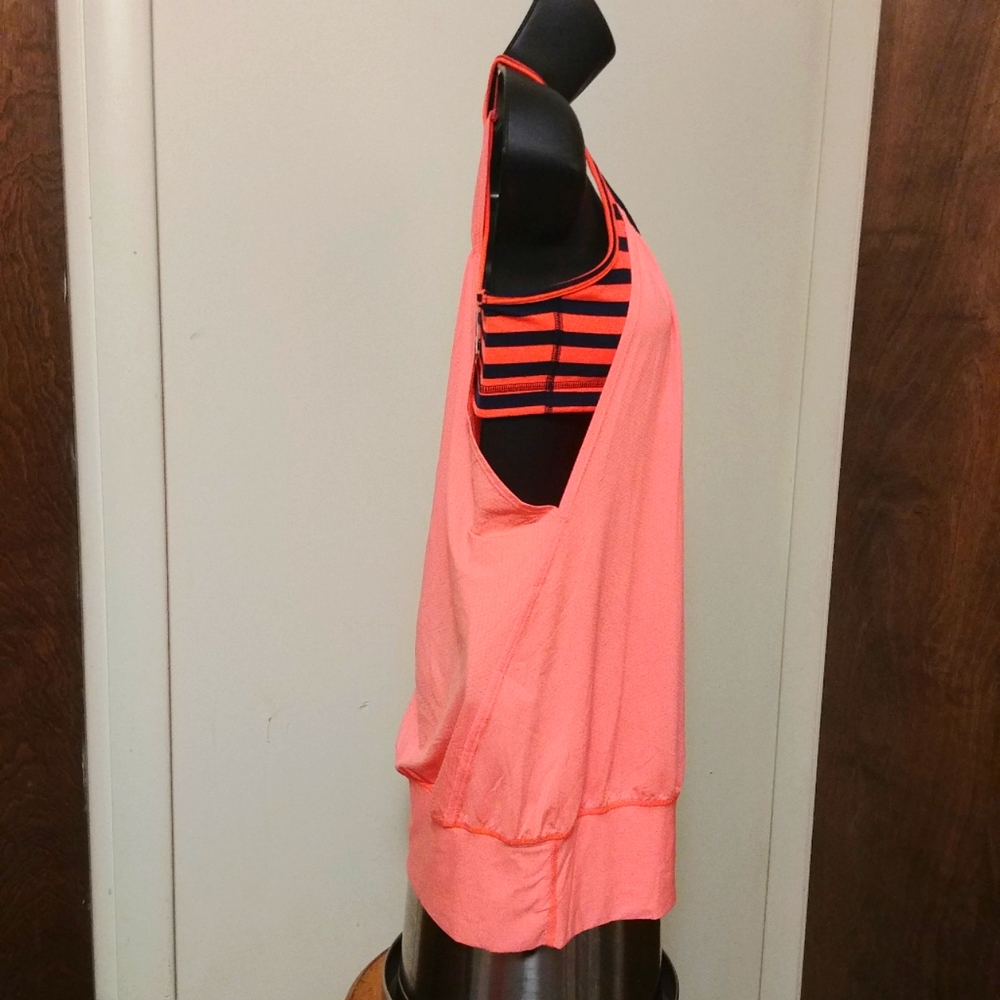 Lululemon athletic top - Picture 3 of 7